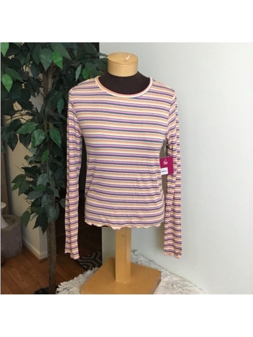 SO long sleeve tee Woman’s Junior’s size XL Stripes with ruffled hem